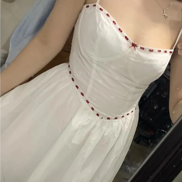 Cider Rose Bowknot Stitch Contrasting White Maxi Dress with Eyelet Pattern - Picture 4 of 8